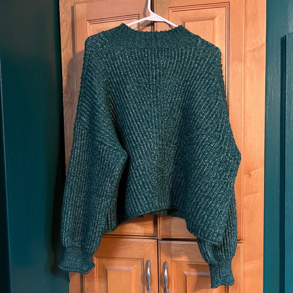 SO cropped sweater
